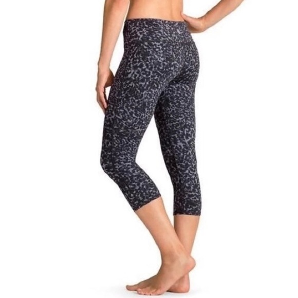 Athleta Stardust Chaturanga Cropped Legging - Picture 2 of 7